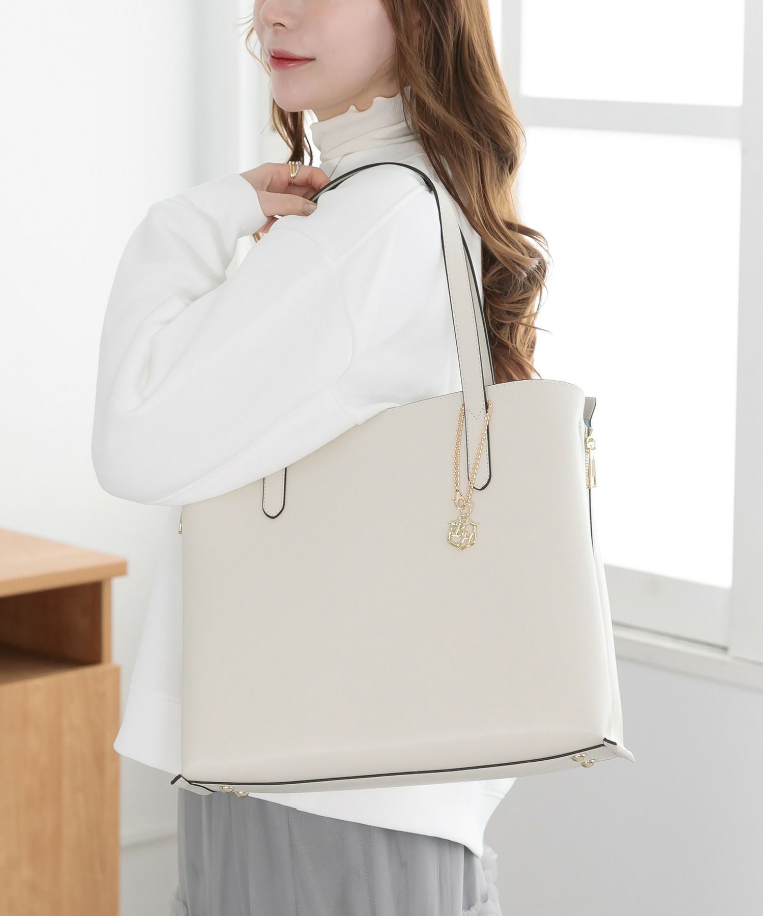 Bermosa]A4対応 サイドファスナー 変形配色デザイン 2wayバッグ