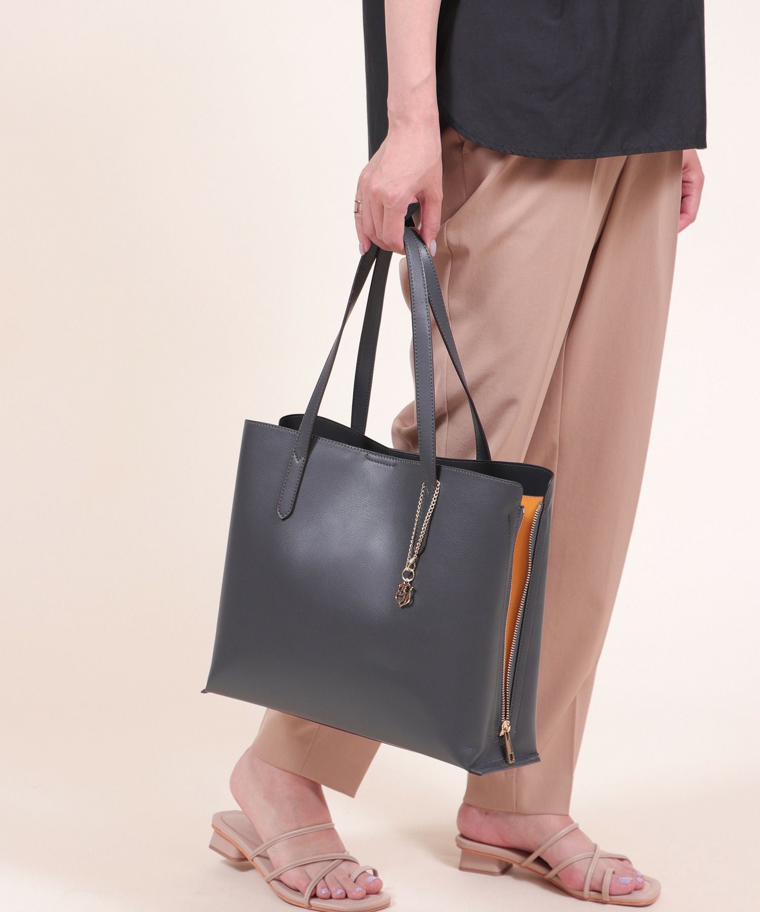 Bermosa]A4対応 サイドファスナー 変形配色デザイン 2wayバッグ