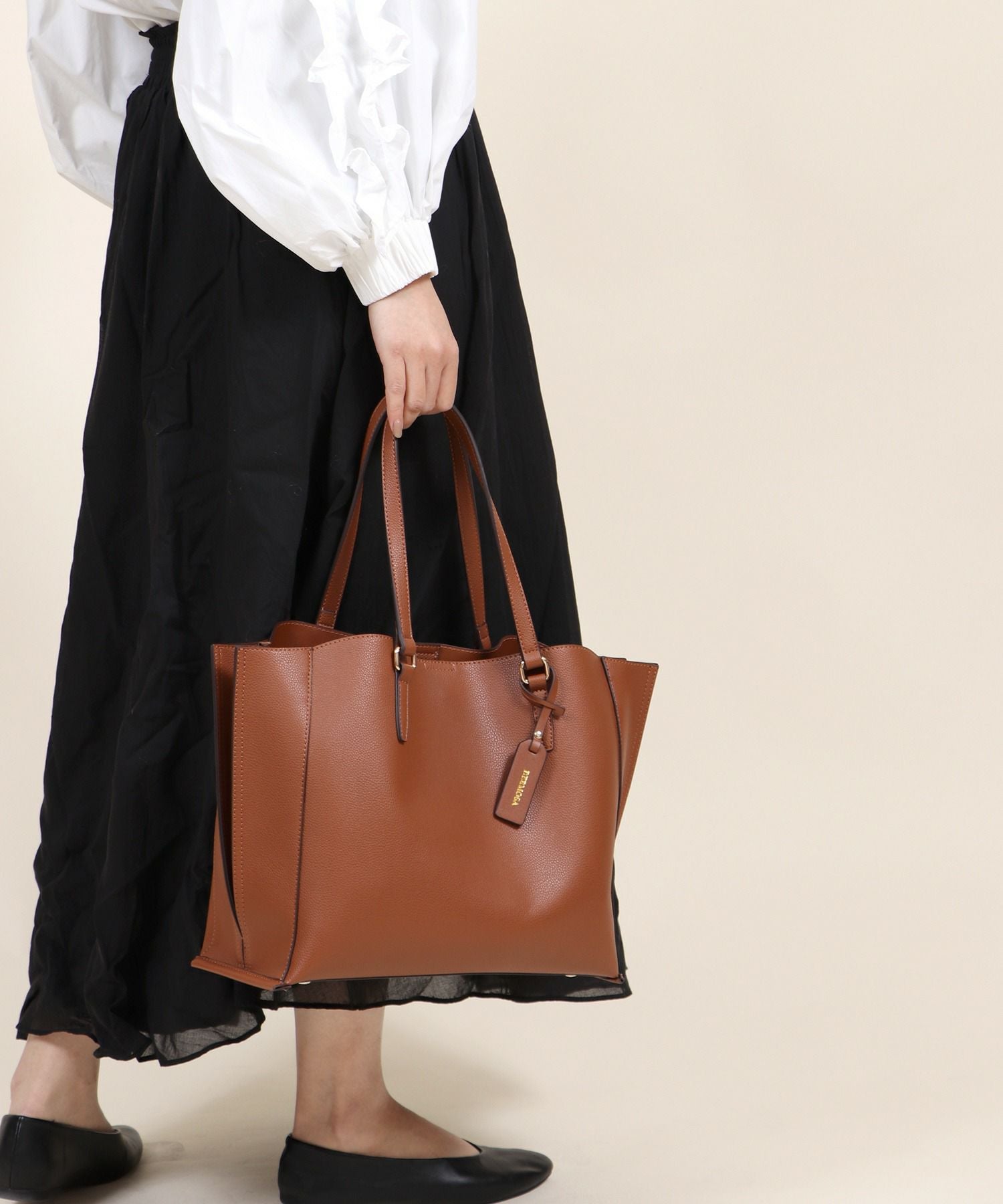 美品 ユナイテッドアローズ トートバッグ レザー 大容量 A4収納可 ブラウン UNITED ARROWS レザー トートバッグ 大容量 ブラウン A4可 - メルカリ