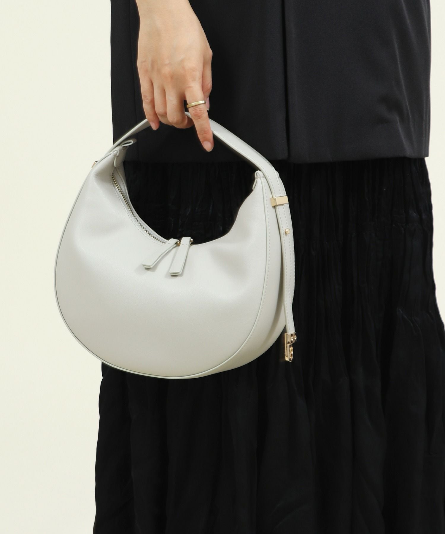 relac]本革 ハーフムーン型 2wayミニバッグ | ショルダーバッグ