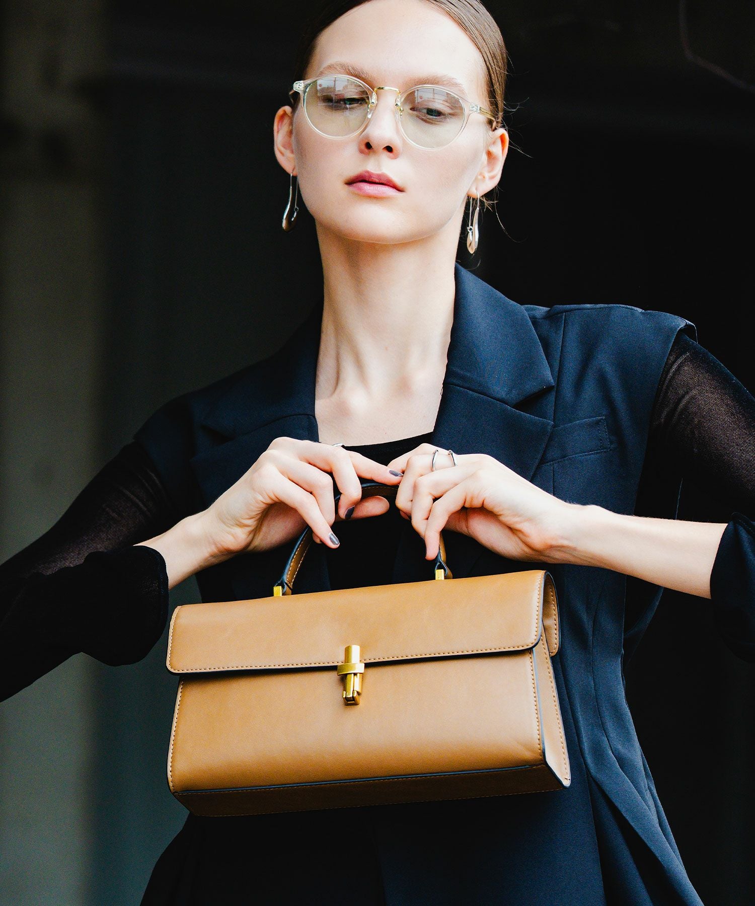 LA MARGE]本革 2WAY スクエア ハンド＆ショルダーバッグ