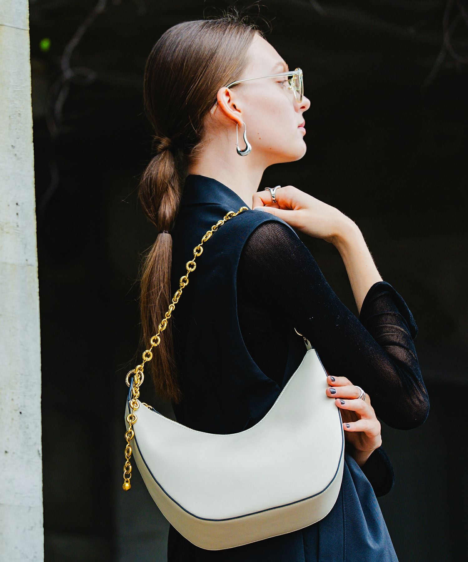 LA MARGE】本革 ハーフムーン チェーンハンドル ショルダーバッグ