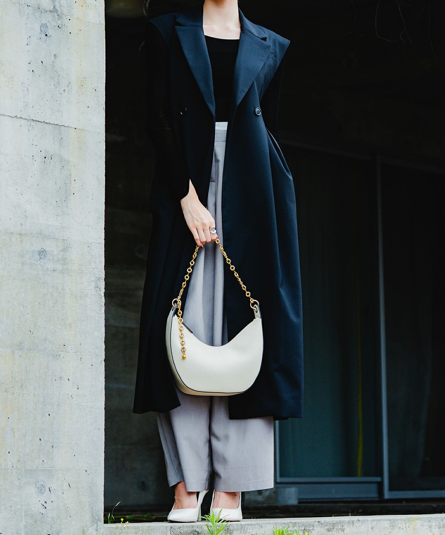 LA MARGE】本革 ハーフムーン チェーンハンドル ショルダーバッグ