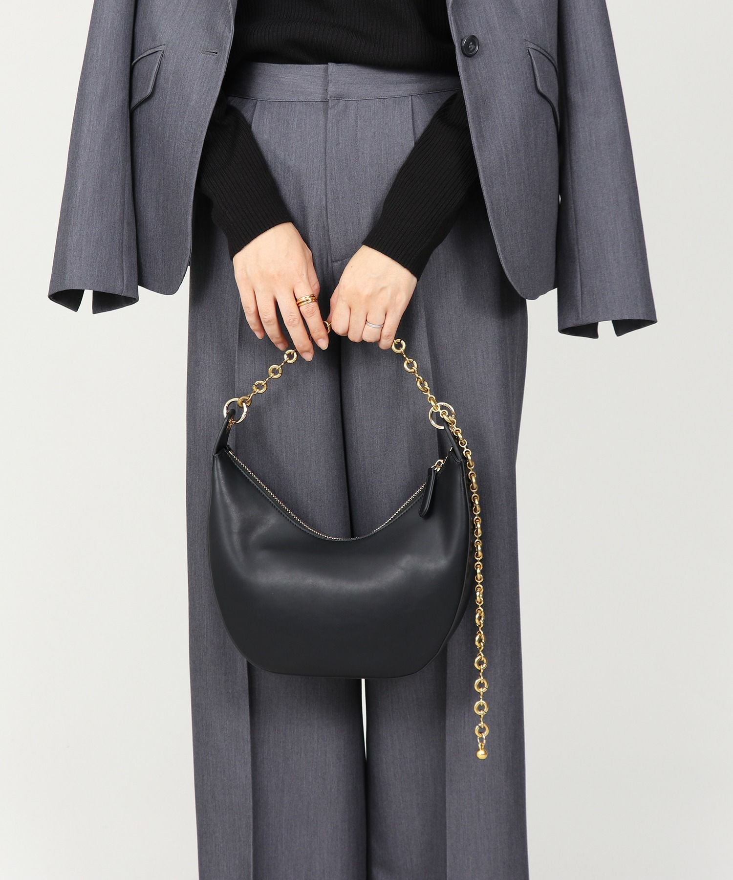 LA MARGE】本革 ハーフムーン チェーンハンドル ショルダーバッグ