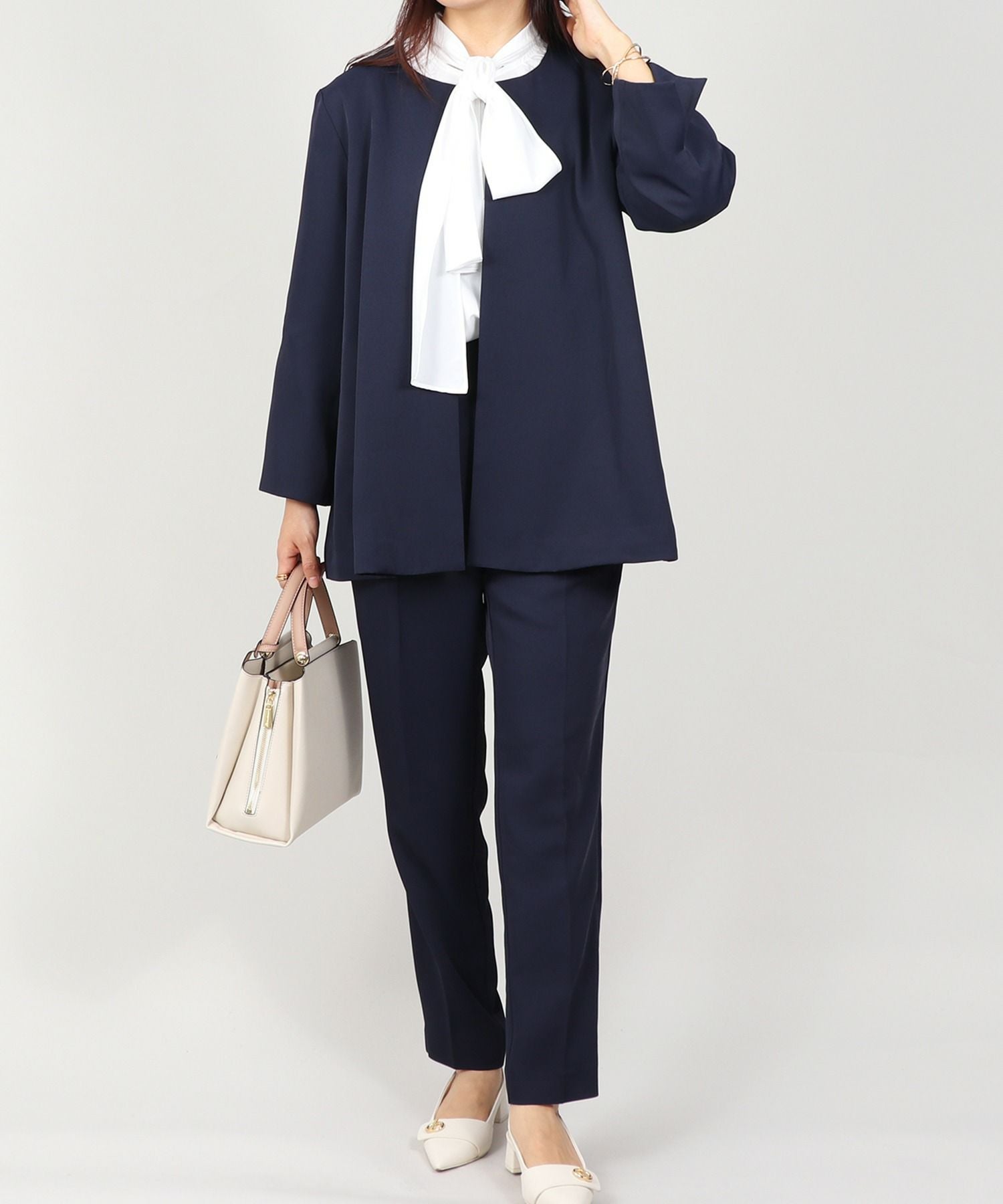 UNITED BASE]ノーカラー フレアジャケット テーパードパンツ スーツ