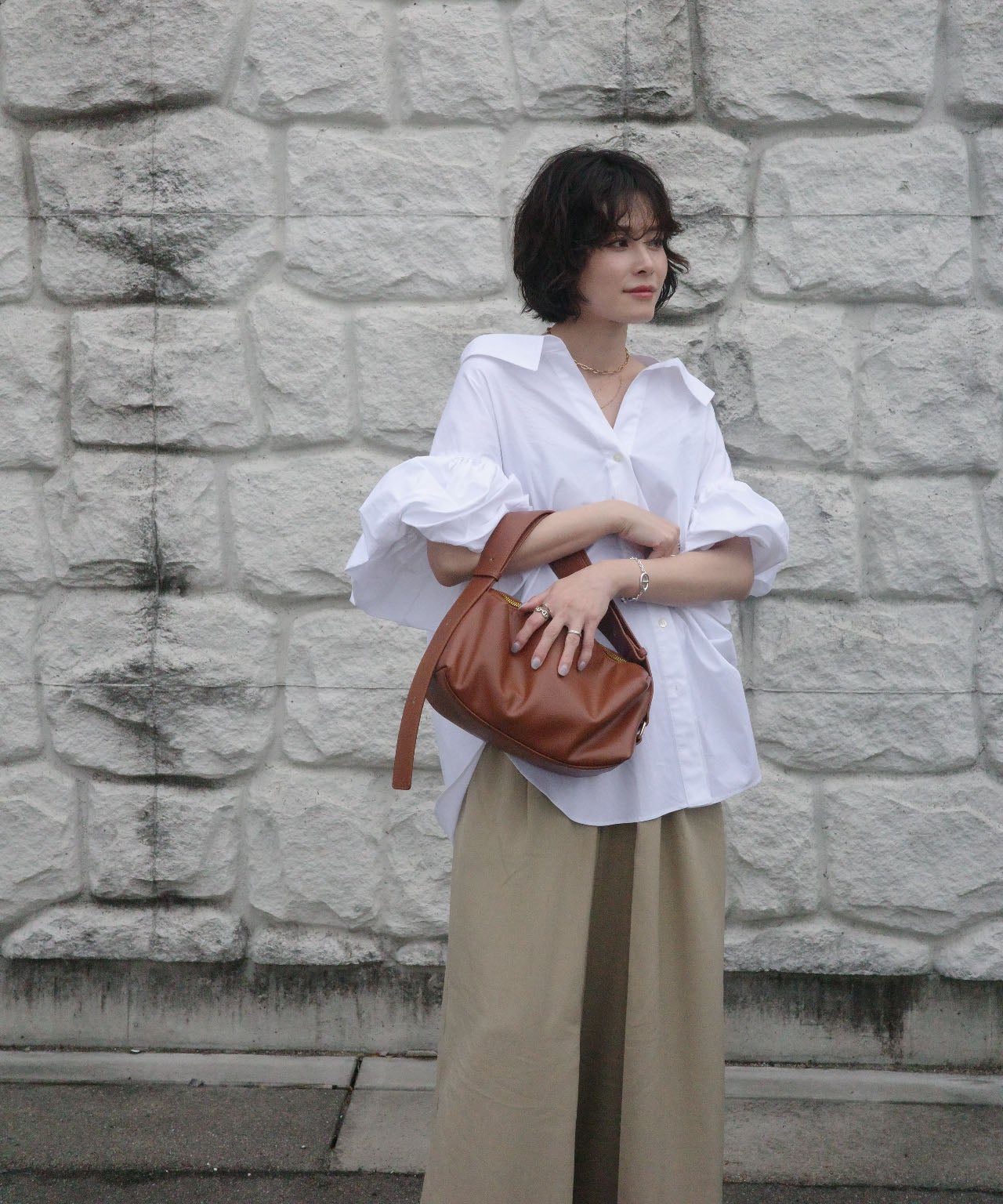 ゆんちゃんショルダーバッグ Too heavy for my shoulders!?] Yun's bag is completely revealed! A