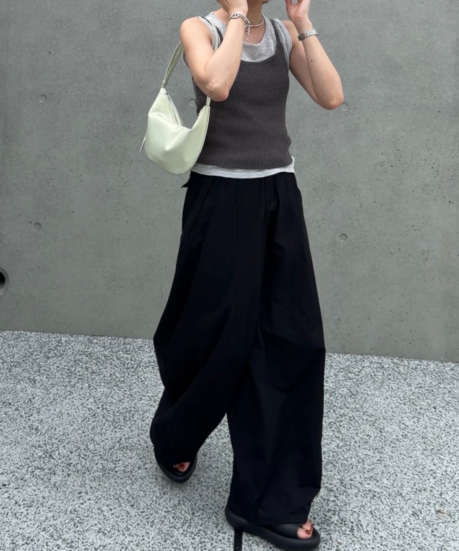 INOIE］センターシーム フロントステッチ カーブワイドパンツ | パンツ
