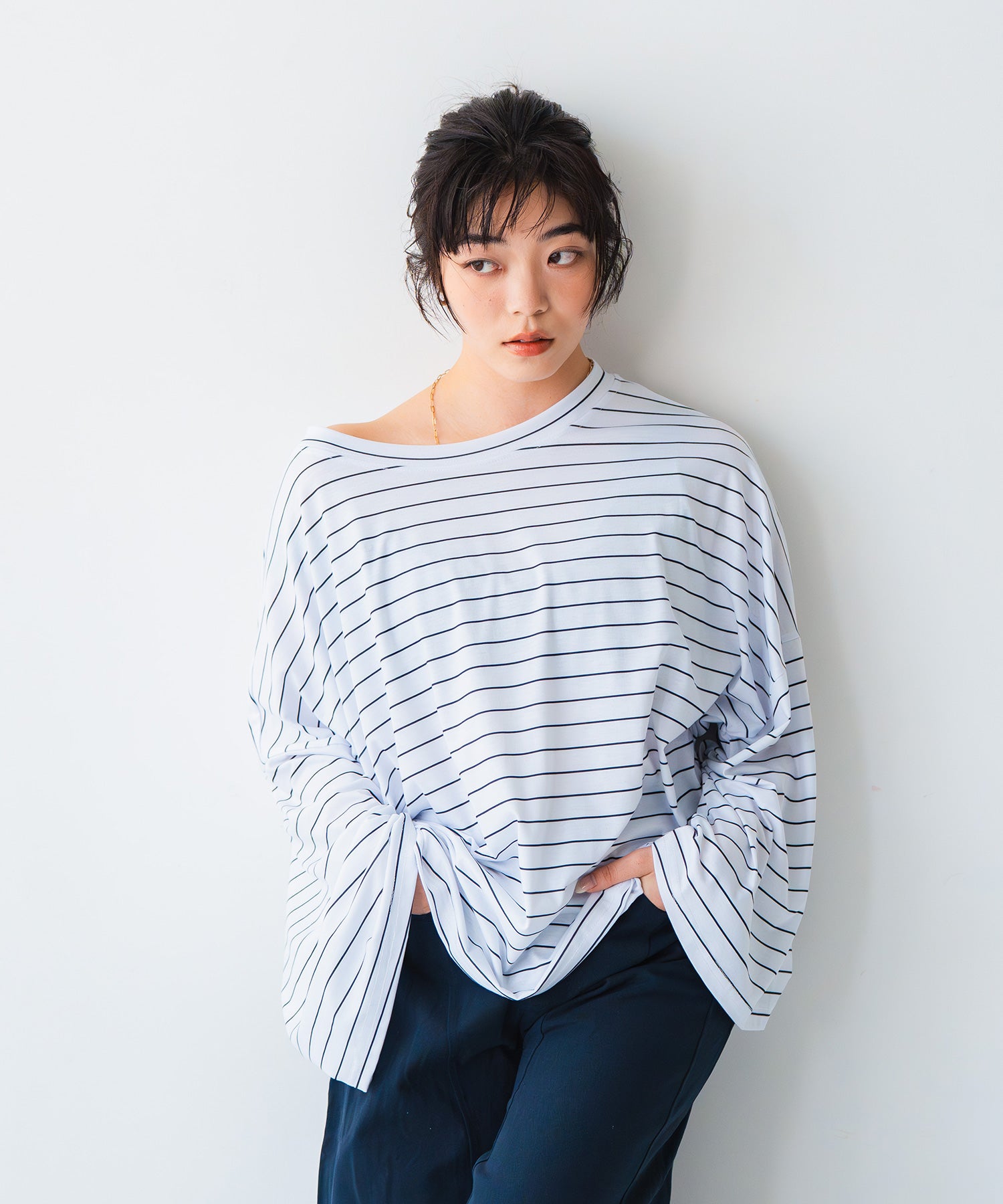 INOIE］アシンメトリーネック ルーズボーダーカットソー | Tシャツ